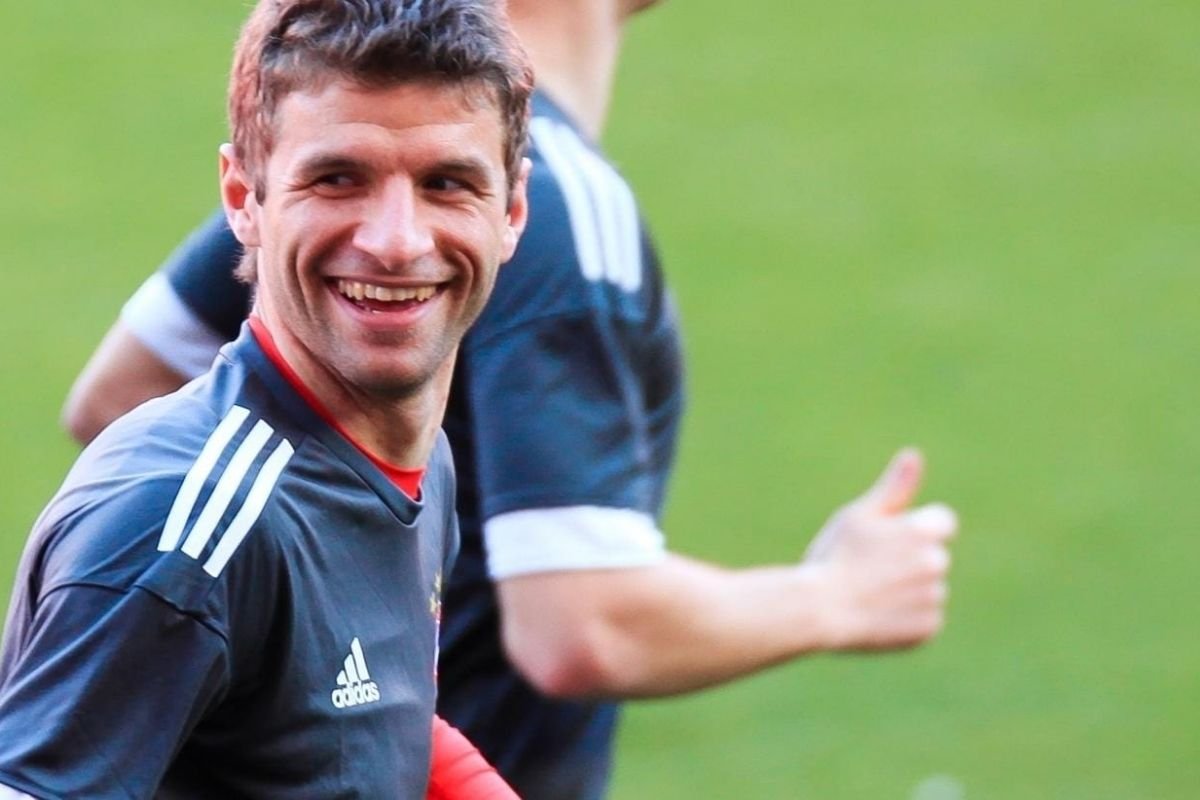 PSG takes on Bayern Munich, Muller shines